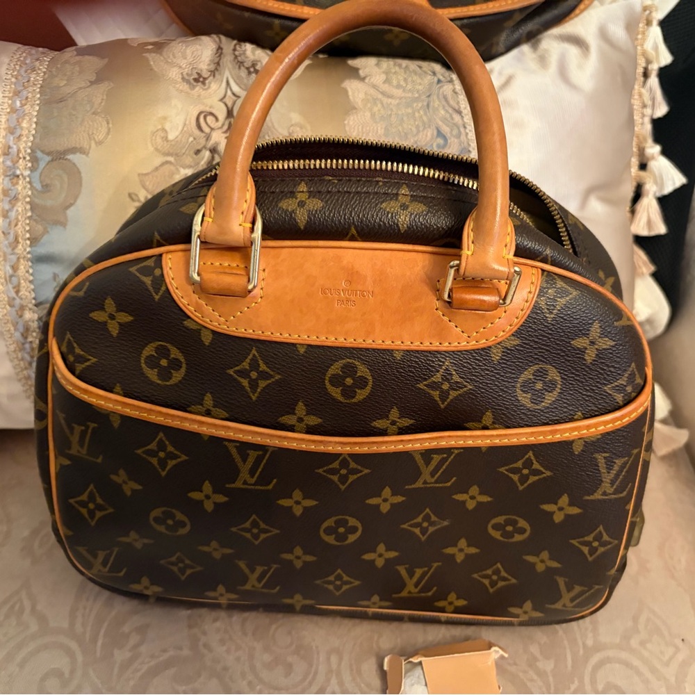 Louis Vuitton Monogram Satchel in Brown and Vachetta